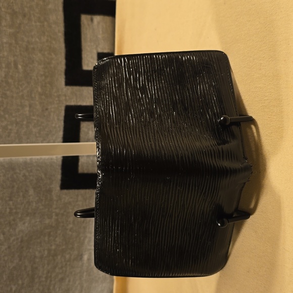 Louis Vuitton Men's Black Wallet - Picture 5 of 8